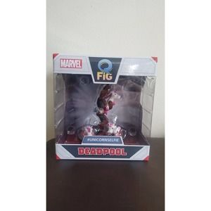 NIB Quantum Mechanix Deadpool Unicorn Selfie Q-Fig Adult Collectible